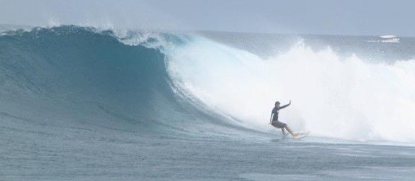 Maldives surf