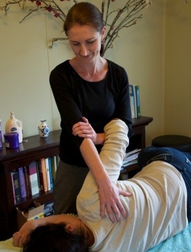 What is an osteopath? What does an osteopath do?