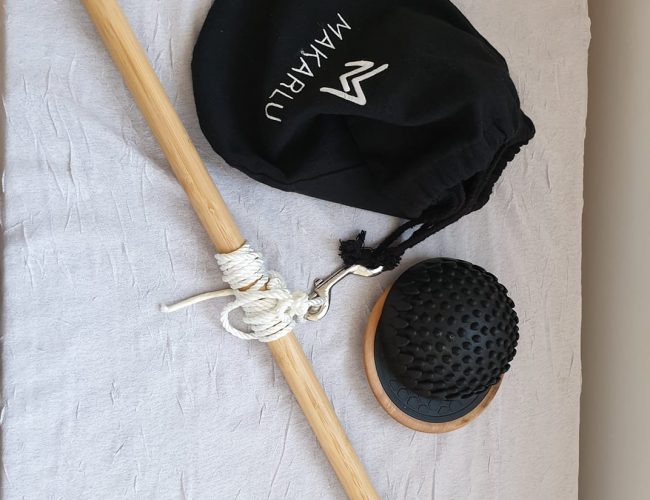 Makarlu, string, bag and stick